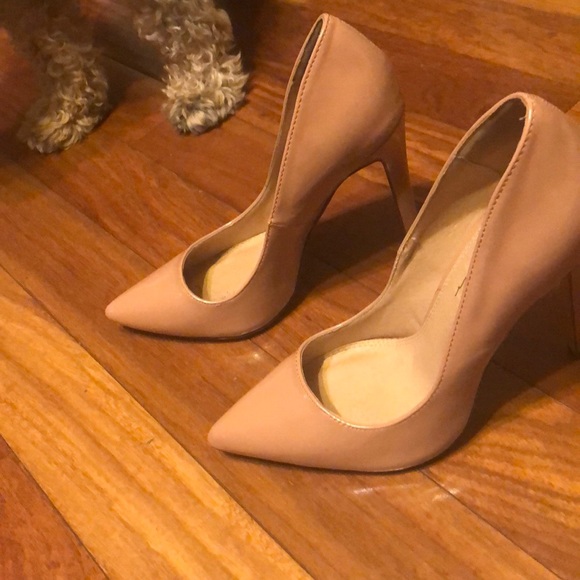 Classic Nude Pumps - Picture 4 of 7